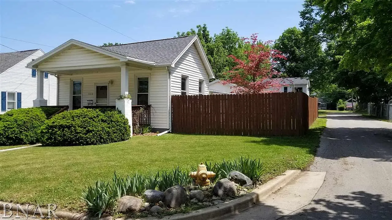 1410 Low St photo 1