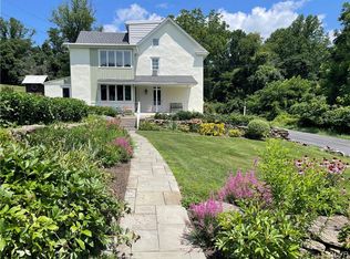 3440 Drifting Dr, Hellertown, PA 18055