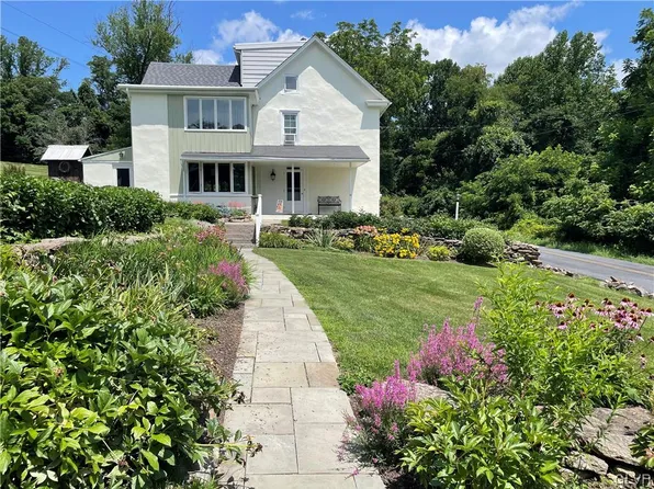 3440 Drifting Dr, Hellertown, PA 18055