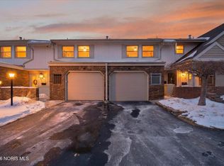 6818 Fenwyck Rd APT 6, Maumee, OH 43537