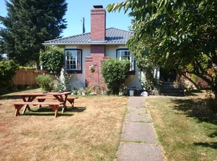 5208 SW Genesee St, Seattle, WA 98116