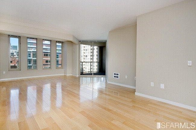1st image of 88 King St Unit 617