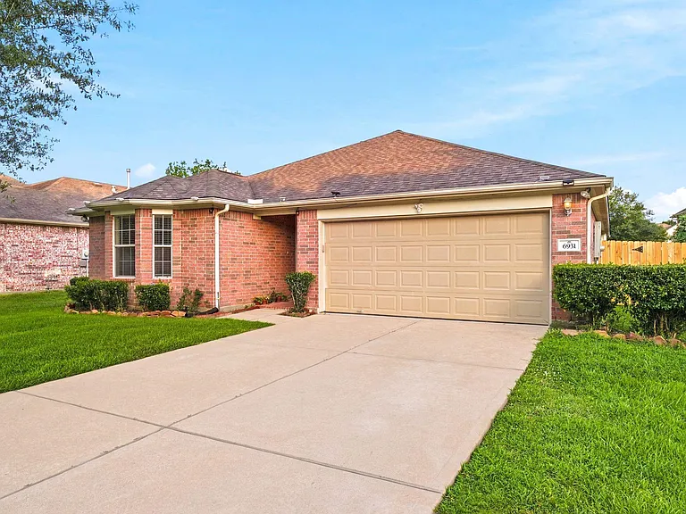 6931 Hamilton Falls Ln — Photo 3