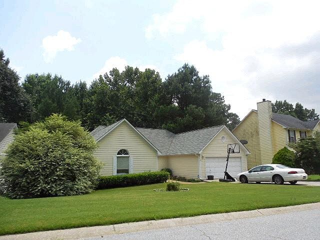 2nd image of 515 Clearwater Pl