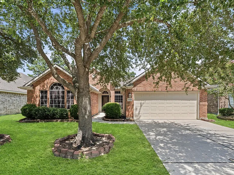 24226 Pine Canyon Fls — Photo 1