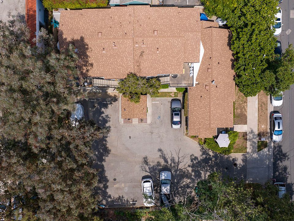 2nd image of 408 W Pedregosa St