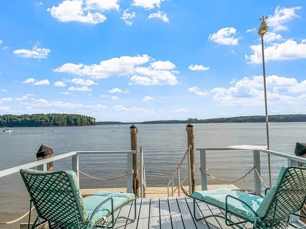 2 Cedar Point Rd, Durham, NH 03824