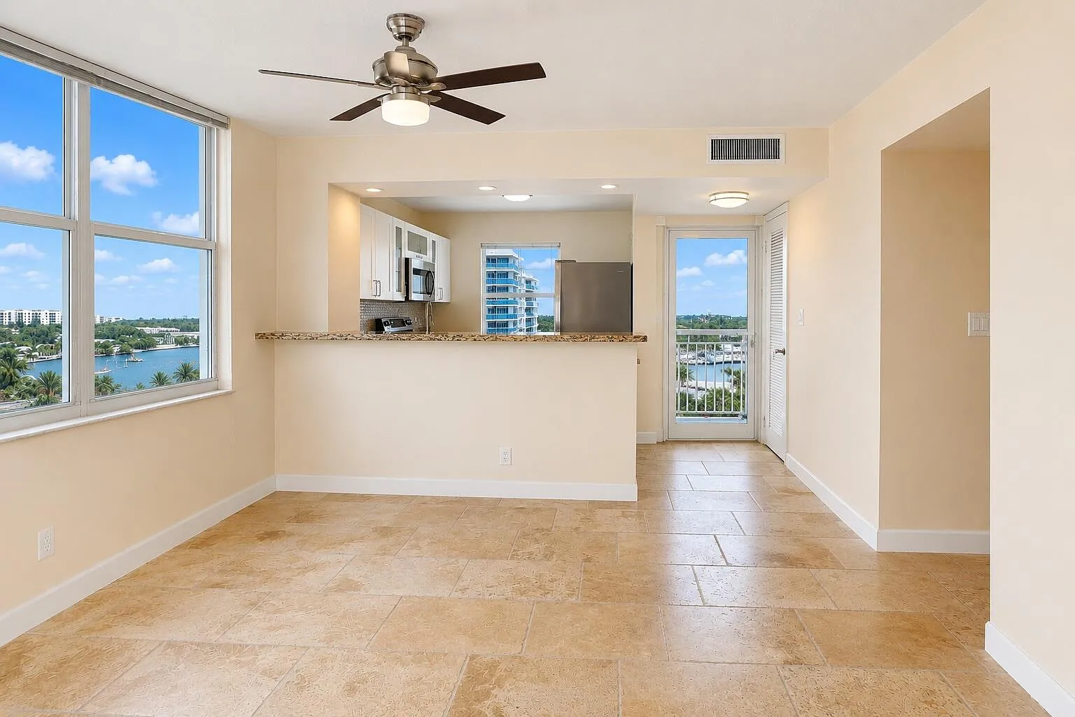 2 bed, 2.0 bath, 1100 sqft, $2,900 — Photo 3