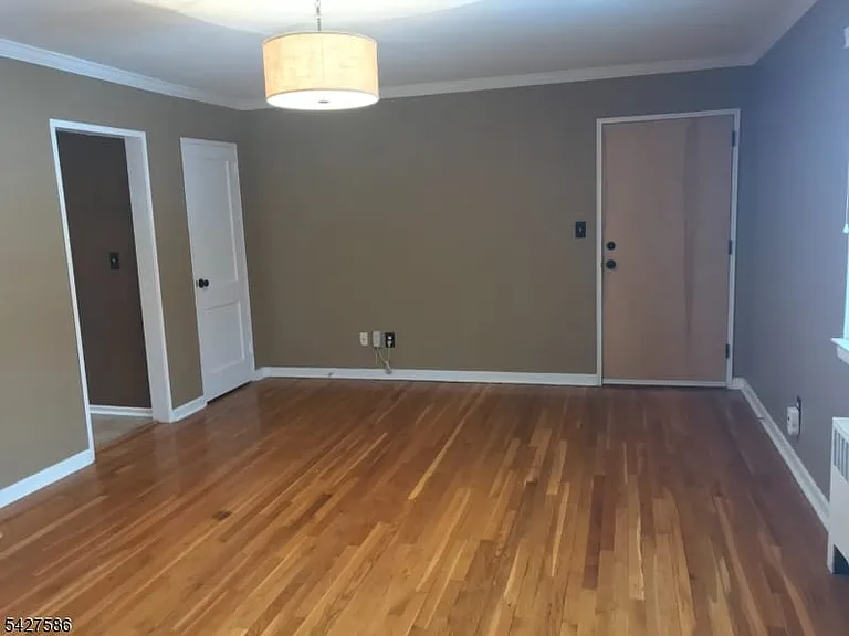 7 Troy Dr #B — Photo 3