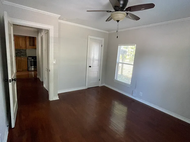 4300 Valentine St — Photo 13