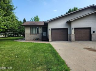 1812 8th Ave NE, Watertown, SD 57201