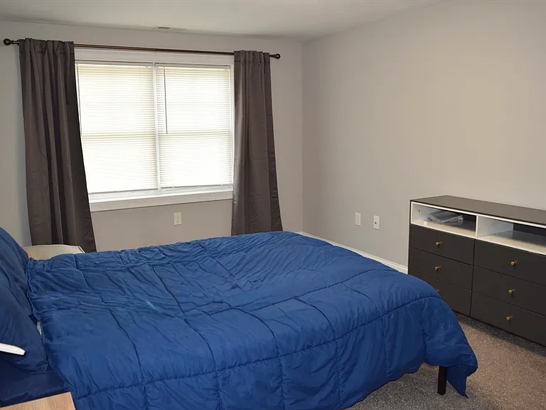 142 Grove Ave — Photo 18