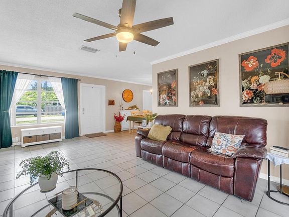 3rd image of 2620 NW 85th Avenue