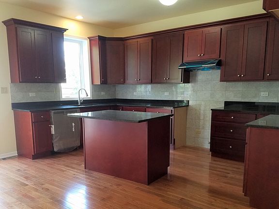 5th image of 3654 S Damen Ave