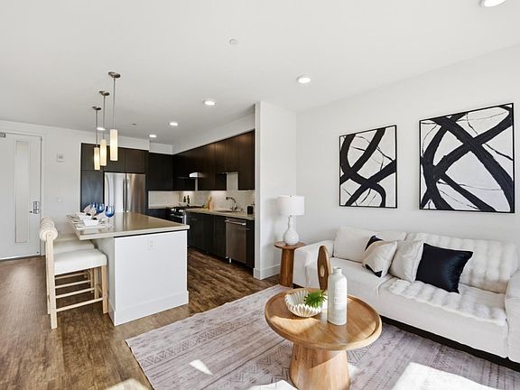4th image of 3768 Capitol Ave #516B