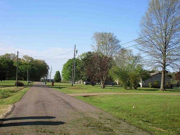 Exterior Neighborhood (street photo)