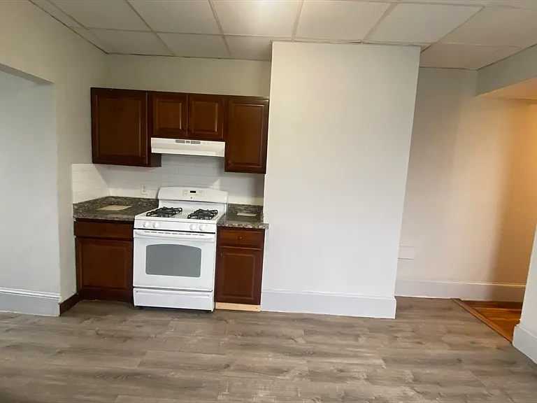 271 Shirley St #4 — Photo 10