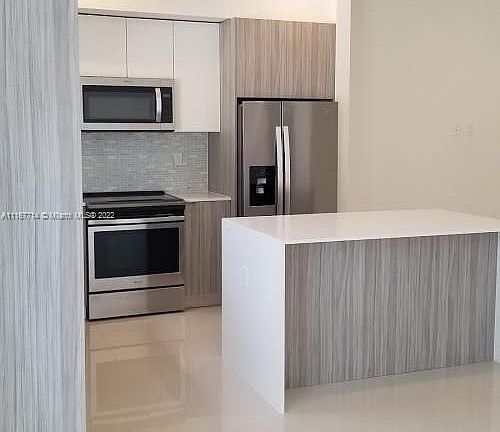 4th image of 10543 SW 118th Ave #10543
