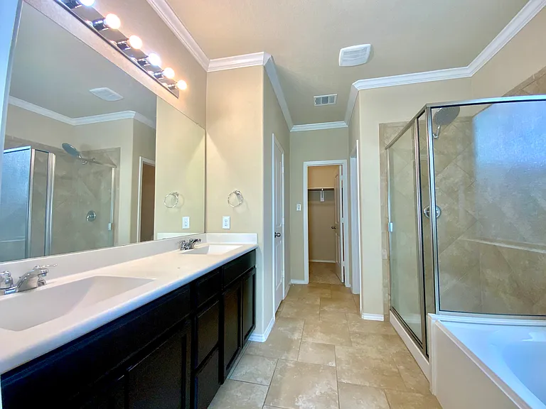 1810 Logan Trl — Photo 21
