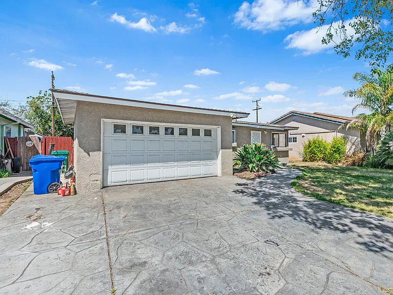 1140 Gaywood St — Photo 9