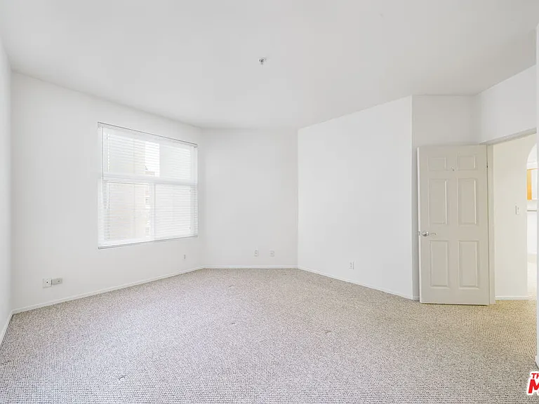 620 S Gramercy Pl #327 — Photo 8
