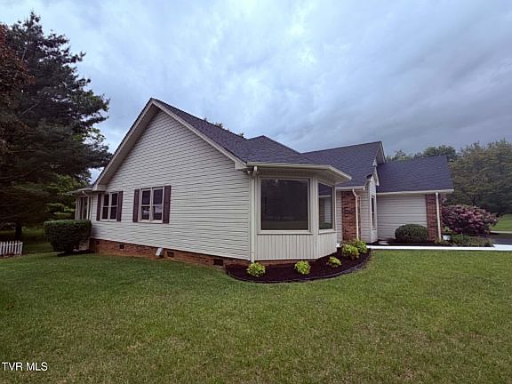 2nd image of 15466 Woodstone Cir