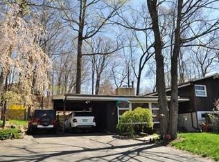 22 Monhegan Ave, Oakland, NJ 07436