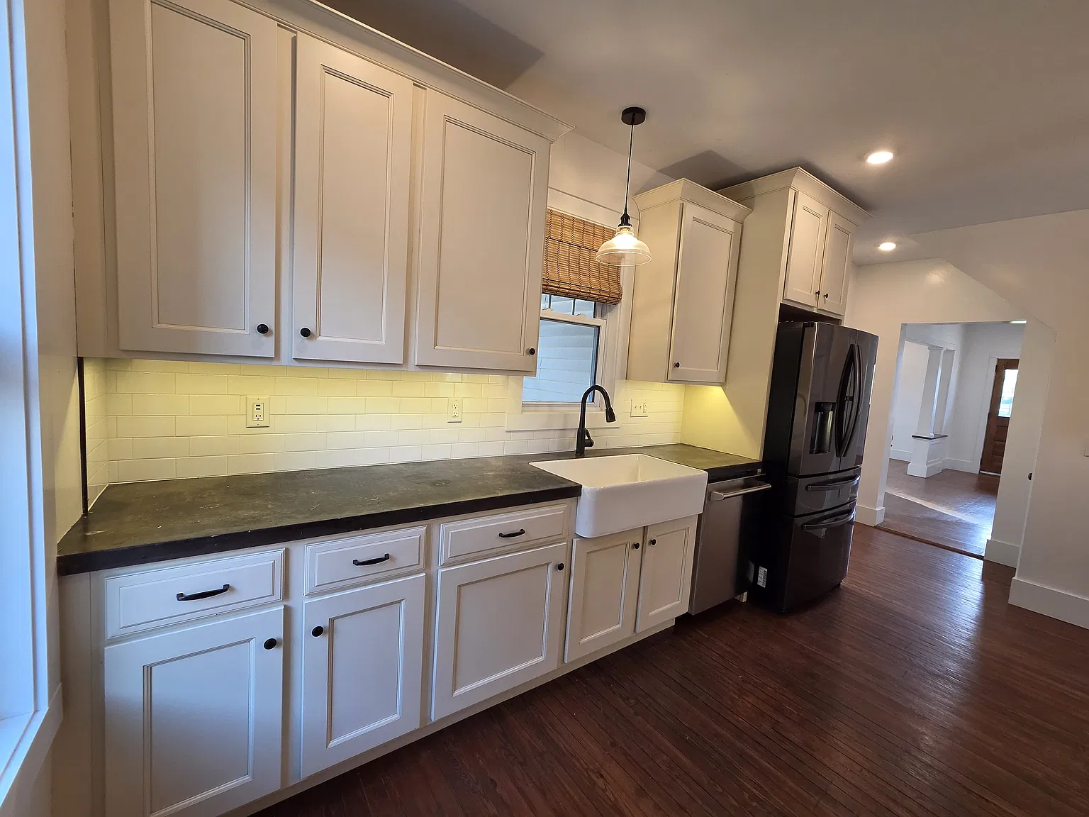 3 bed, 1.5 bath, 1848 sqft, $1,850 — Photo 2