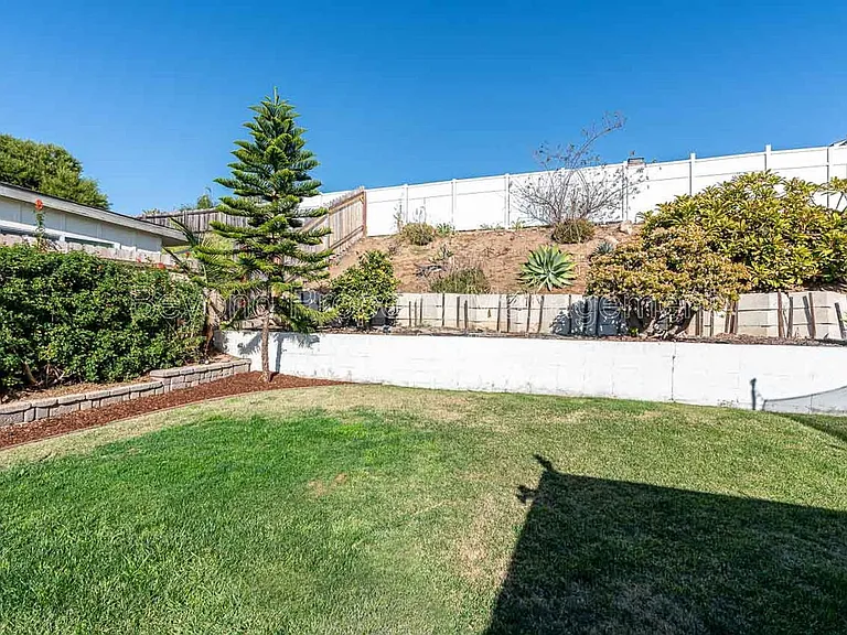 3443 Lockwood Dr — Photo 22