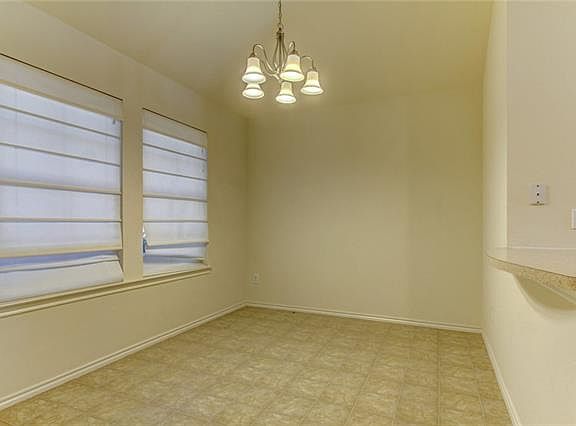 5th image of 509 Highmoor Ct