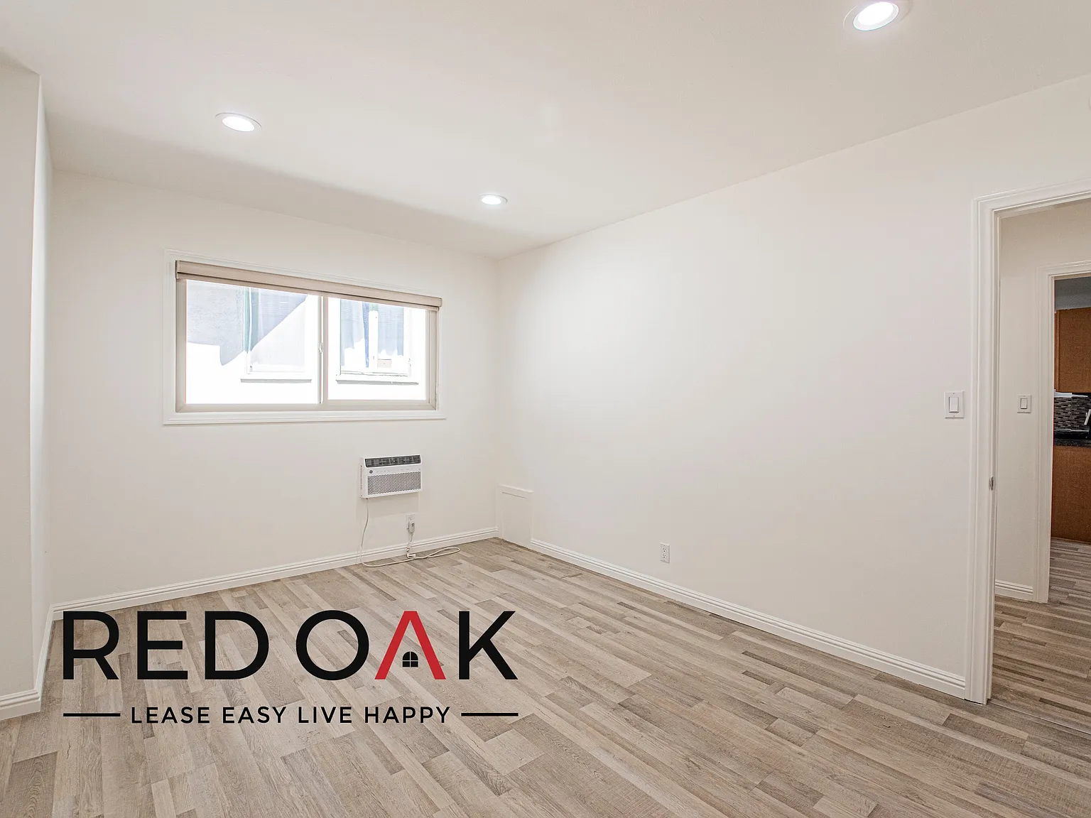 Sophisticated One Bedroom with Hardwood Style Floors, Eat-In Kitchen Space, and On-Site Laundry ~... — Photo 3
