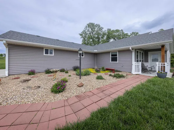 9373 238th Rd, Holton, KS 66436