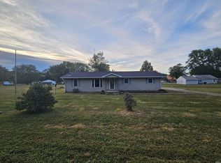 301 N Hickory St, Oaktown, IN 47561