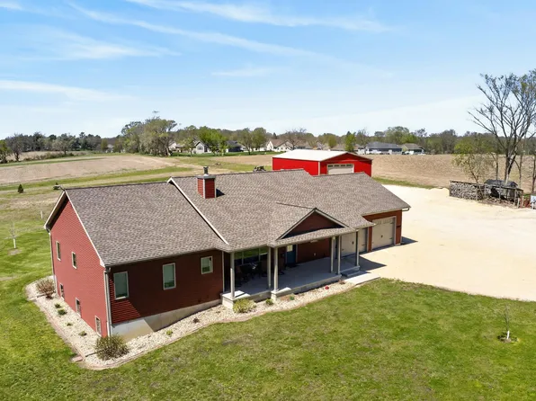 1009 Bremer Rd, Waverly, IA 50677