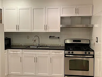 Rented by R New York