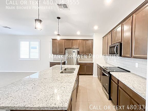3rd image of 17826 W Via De Luna Dr