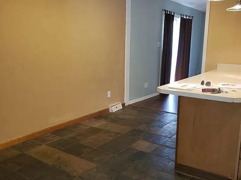 117 N Hillsdale Dr — Photo 9