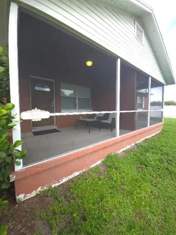 2 bed, 1.0 bath, 1404 sqft, $1,999 — Photo 3