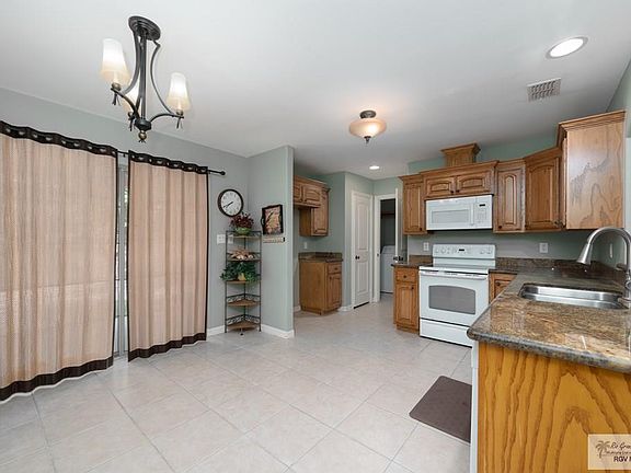 5th image of 1209 Maple Ave
