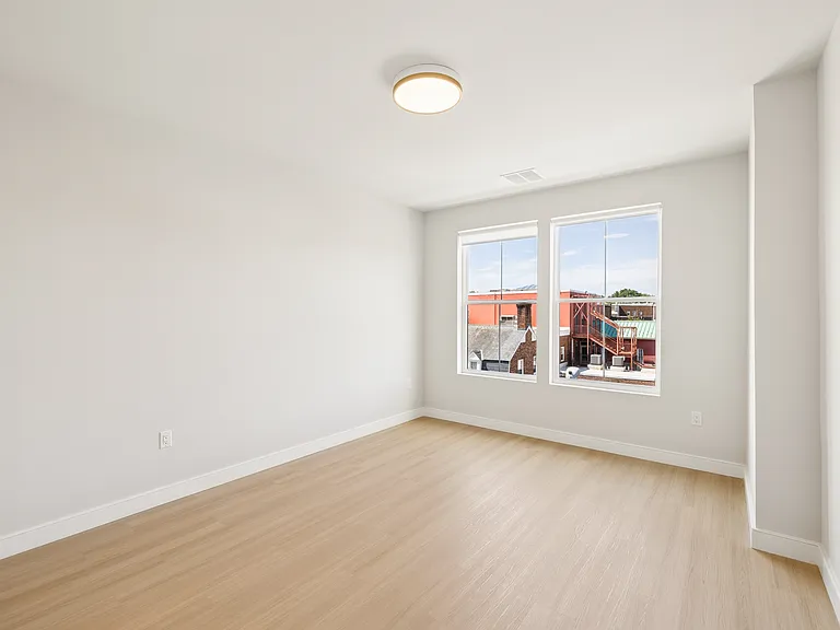 118 Elm Street — Photo 31
