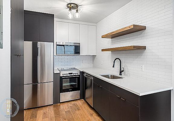 4th image of 499 Evergreen Ave #2D