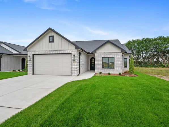 6126 Hiebert Dr, Wichita, KS 67219