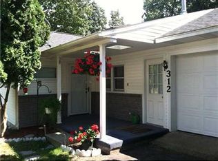 312 E Adelaide St, Maple Rapids, MI 48853