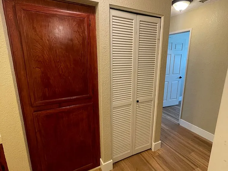 325 N Melrose Dr #H — Photo 12