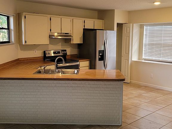 3rd image of 4523 Elmcrest Ct