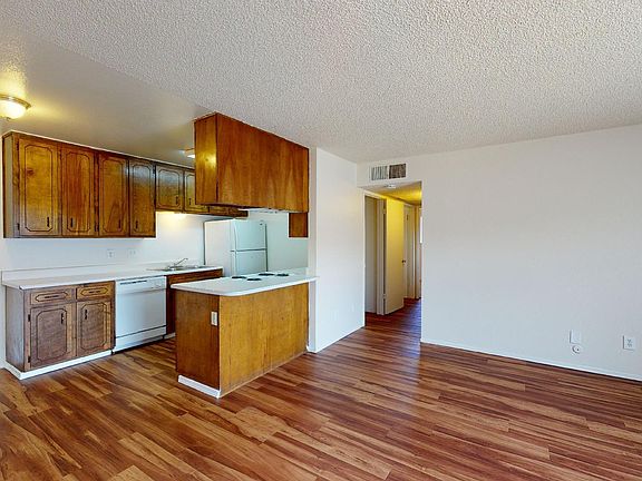 2nd image of 2635 Lawrence St APT 1
