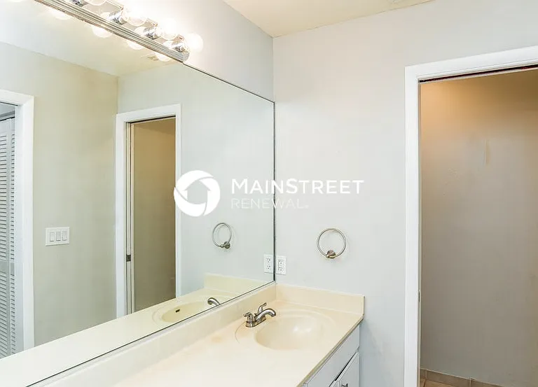 7270 Mauna Loa Blvd — Photo 13