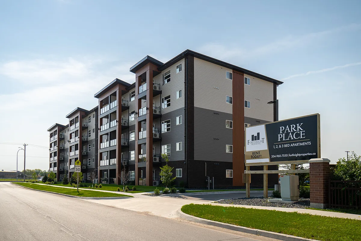 Building Photo - 800 Ravelston Ave W