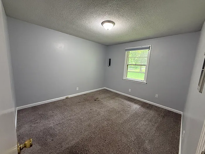 2 bed, 1.0 bath, 760 sqft, $900 — Photo 3