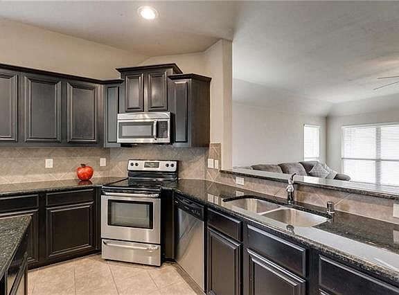 5th image of 710 Lariat Ln